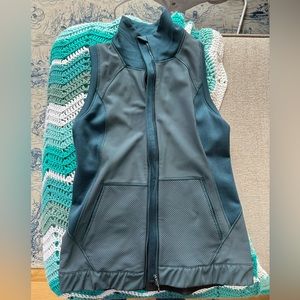 Lululemon reflective vest